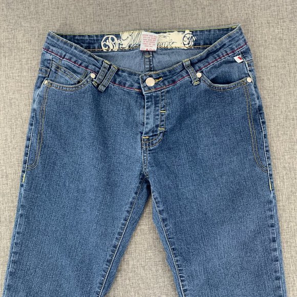 Mecca Femme Cropped Jeans Size 9/10 Embroidered Design Low Rise 78% Cotton - Picture 2 of 12